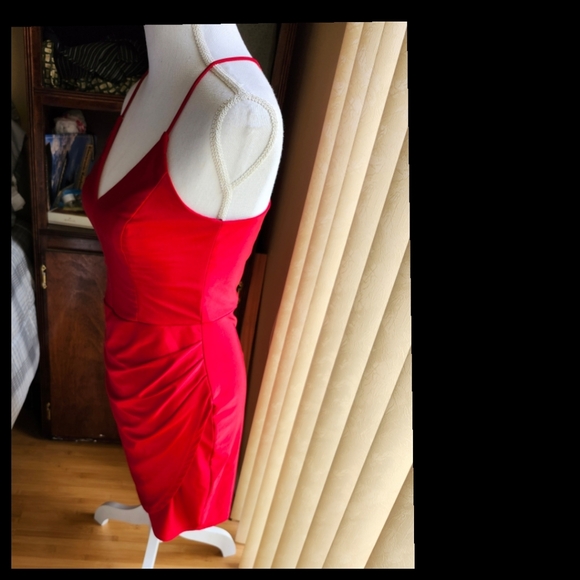 B. Darling Red V-neck Mini Side Ruched Cocktail Dress Size 11/12• - Picture 5 of 7